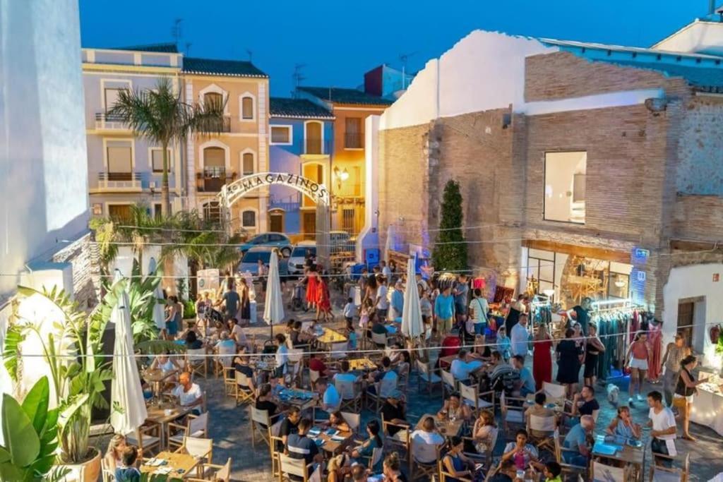 Casa de vacances Adosado En Con Gran Jardin *